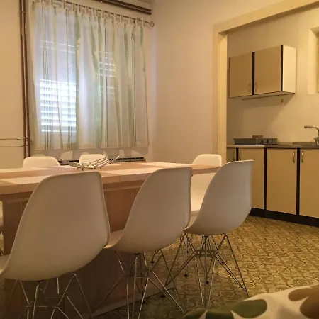 Aurora Apartment *